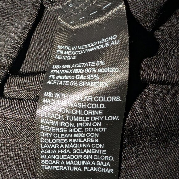 NWT Chico's Black Sing Cold Shoulder Top Womens 2 Short Sleeve Shirt - Picture 9 of 10